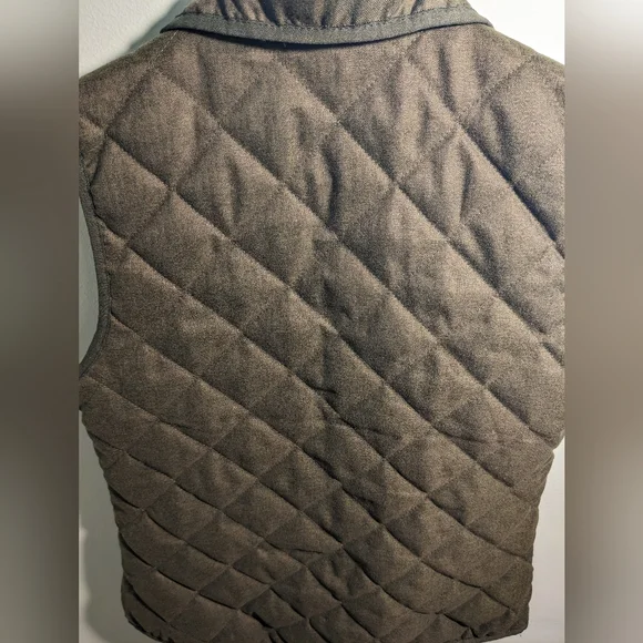 Old Navy Quilted Vest - Picture 2 of 7